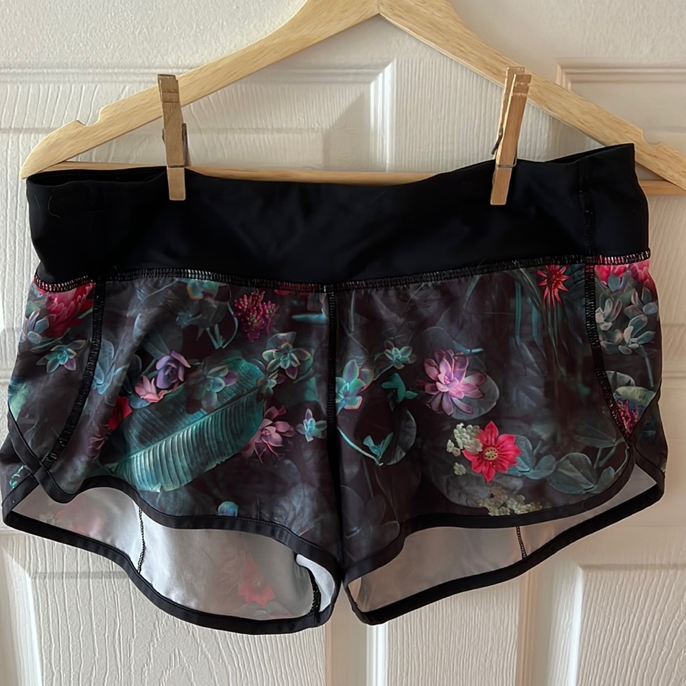 Lululemon Shorts Speed Up Lose Rise Running Shorts 2.5 inch succulent pattern